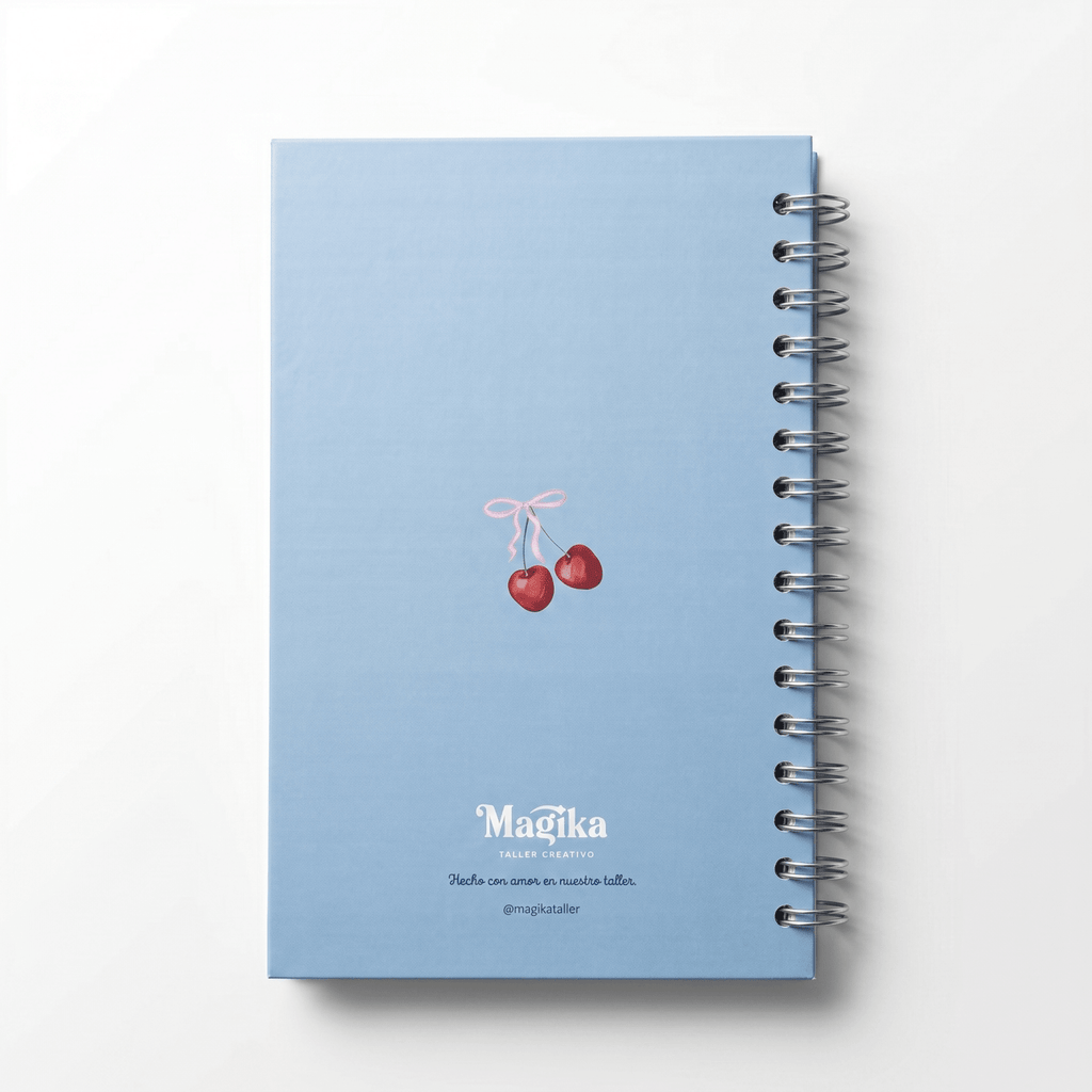 Libreta arillada Cherry Picnic de tapa dura mate con arillo metálico, vista frontal